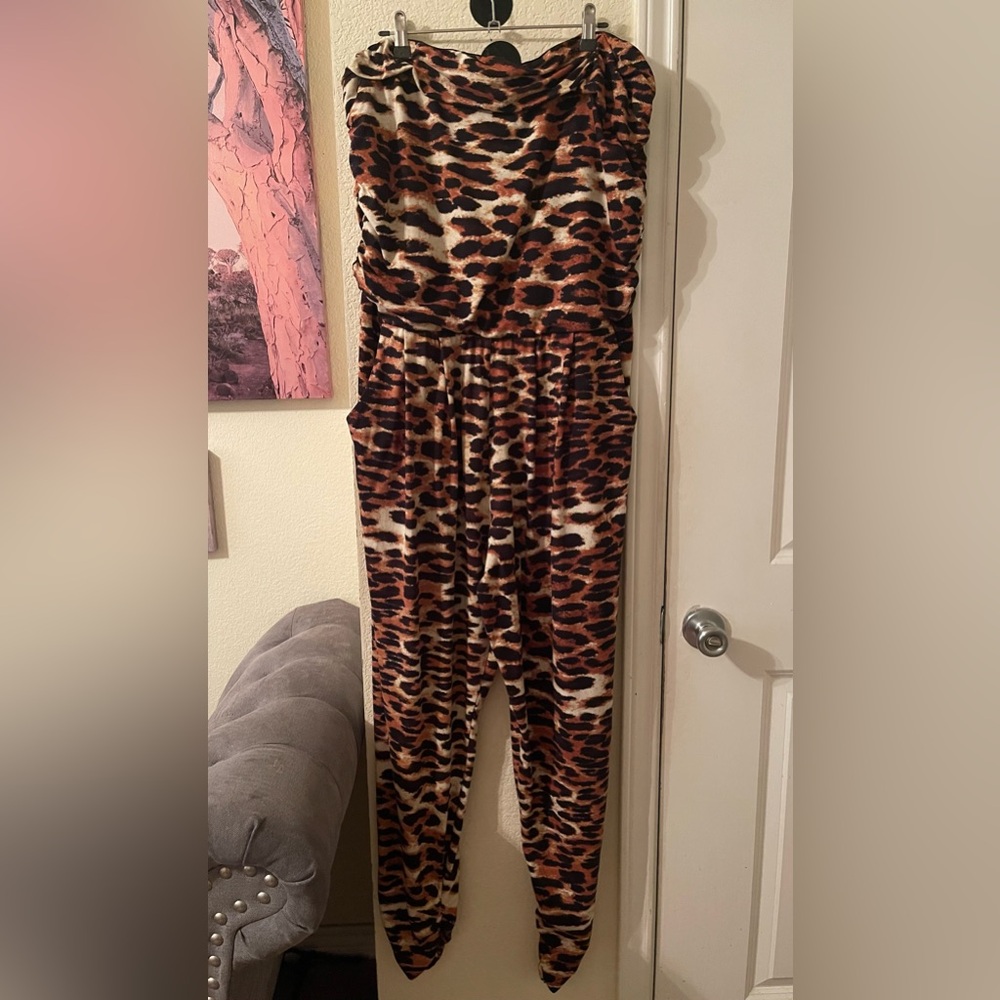 Plus Size Women’s strapless Leopard Print Jumpsuit size 2X pre-owned